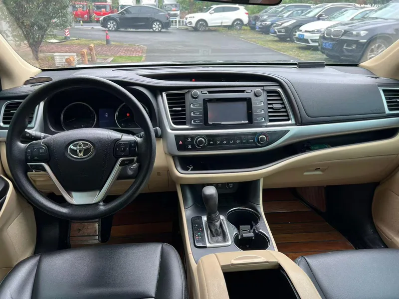 Toyota Highlander 2018 2.0T Version élite à deux roues motrices 7 Siège État VI extérieur photo 4