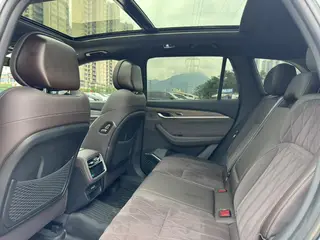 Geely Monjaro 2026 2.0TD Tracción automática en las cuatro ruedas de alta potencia Edición Oriental Yao Mochizuki exterior foto 5 Geely Monjaro 2026 2.0TD Tracción automática en las cuatro ruedas de alta potencia Edición Oriental Yao Mochizuki exterior foto 5