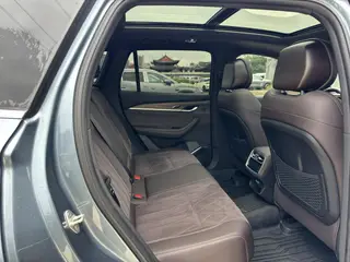 Geely Monjaro 2026 2.0TD Tracción automática en las cuatro ruedas de alta potencia Edición Oriental Yao Mochizuki interior foto 8 Geely Monjaro 2026 2.0TD Tracción automática en las cuatro ruedas de alta potencia Edición Oriental Yao Mochizuki interior foto 8