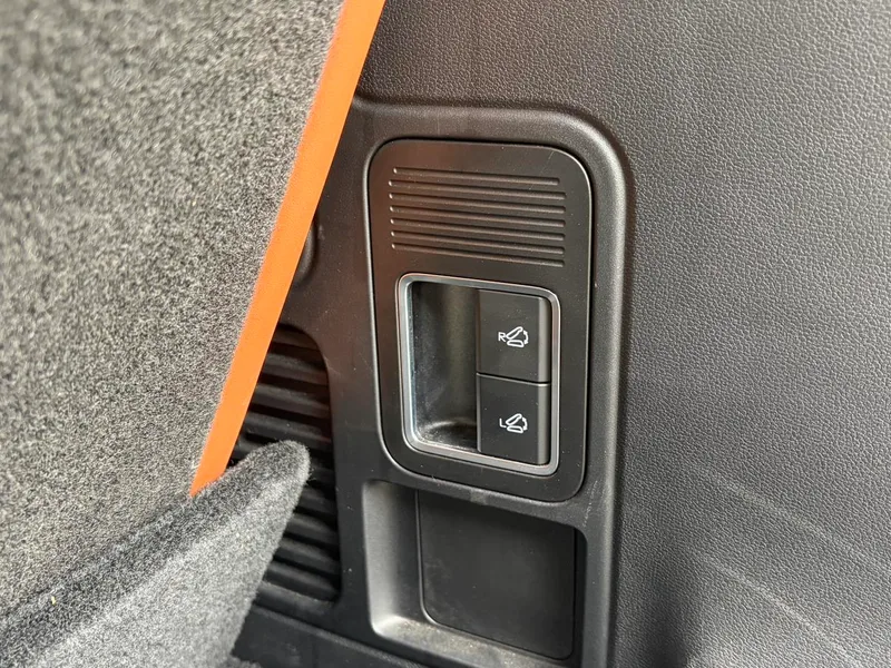 Jetour X70L 2026 2.0TD 8AT Modelo insignia exterior foto 10 Jetour X70L 2026 2.0TD 8AT Modelo insignia exterior foto 10