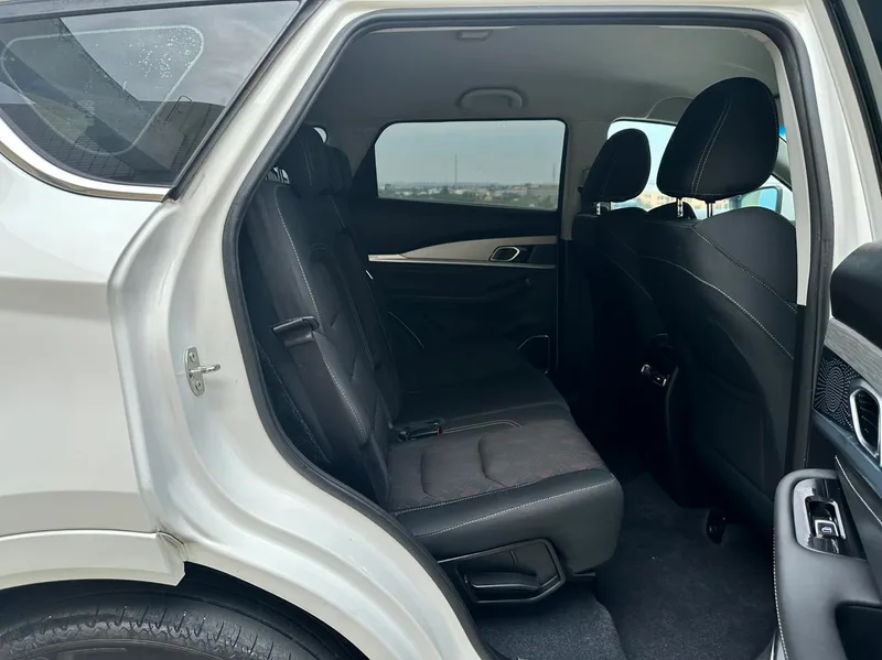 Jetour X70 2020 1.5T Versión manual 7 Asiento interior foto 17 Jetour X70 2020 1.5T Versión manual 7 Asiento interior foto 17