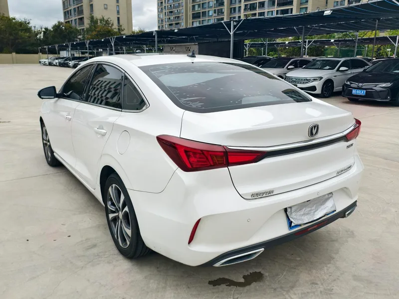 Changan Eado 2020 PLUS Baleine bleue NE 1.4T GDI Type phare automatique extérieur photo 5