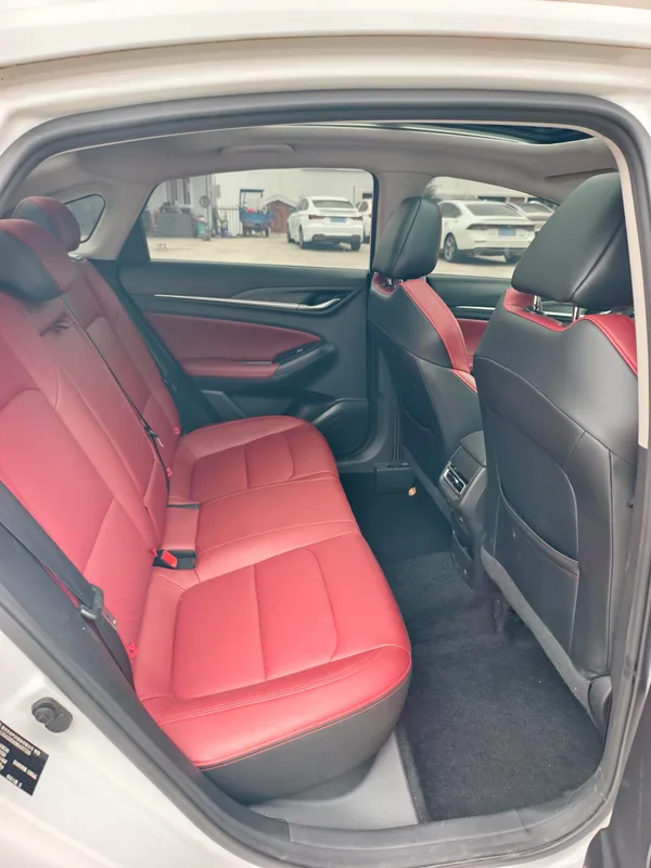 Changan Eado 2020 PLUS Baleine bleue NE 1.4T GDI Type phare automatique intérieur photo 9