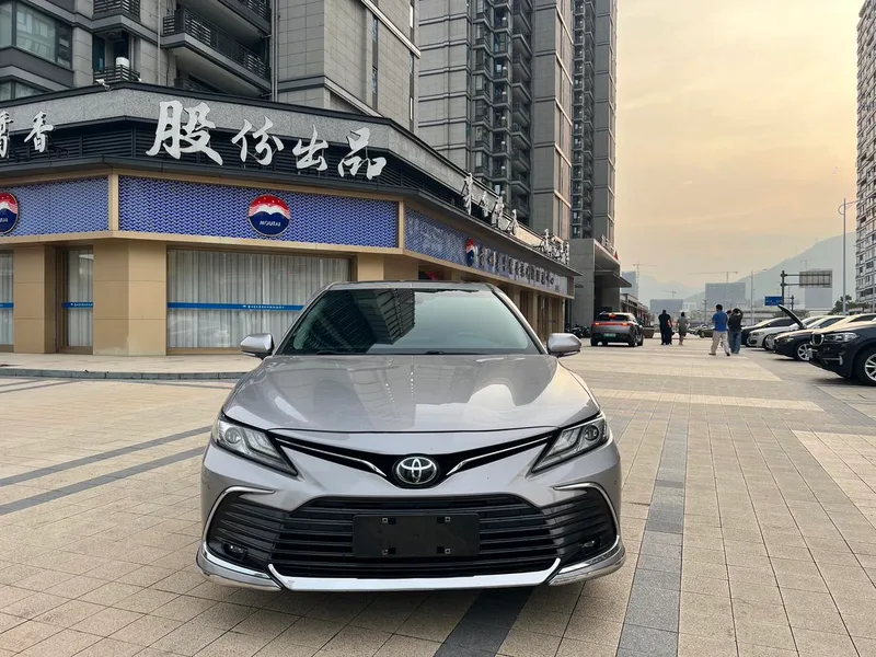 Toyota Camry 2023 2.0GVP Лидерская версия экстерьер фото 2 Toyota Camry 2023 2.0GVP Лидерская версия экстерьер фото 2