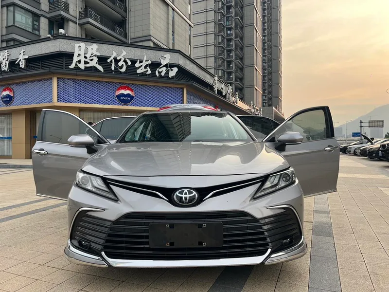 Toyota Camry 2023 2.0GVP Лидерская версия экстерьер фото 3 Toyota Camry 2023 2.0GVP Лидерская версия экстерьер фото 3