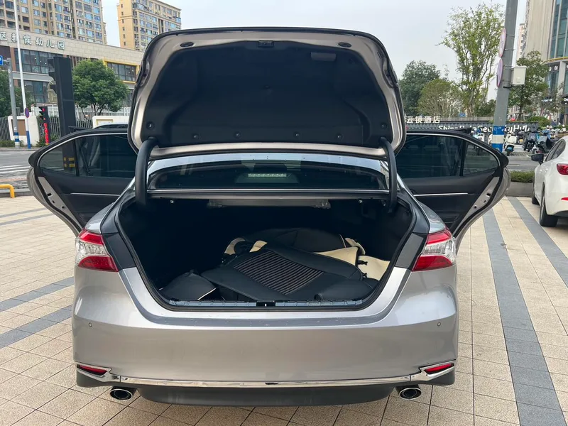 Toyota Camry 2023 2.0GVP Лидерская версия интерьер фото 15 Toyota Camry 2023 2.0GVP Лидерская версия интерьер фото 15