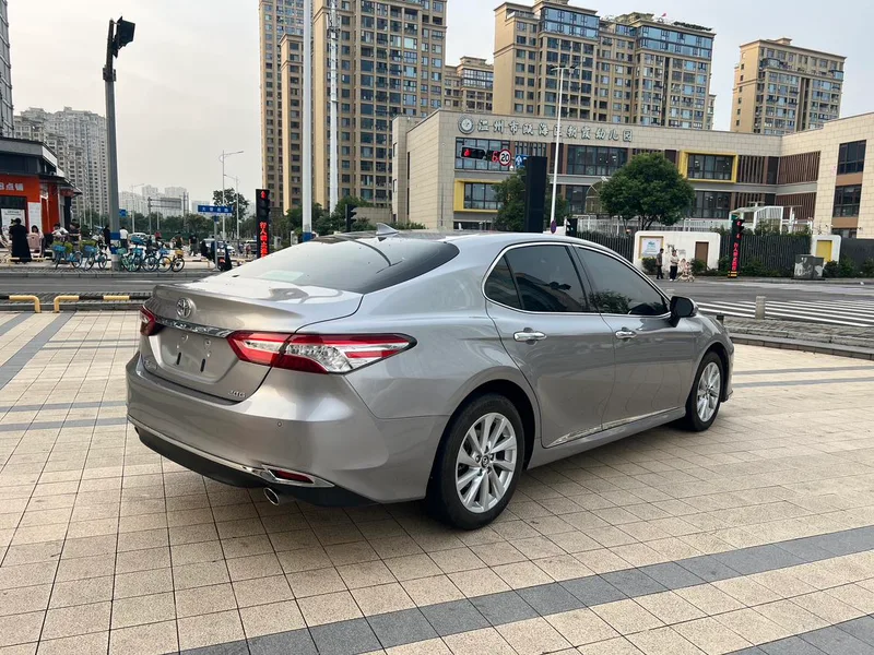Toyota Camry 2023 2.0GVP Лидерская версия интерьер фото 18 Toyota Camry 2023 2.0GVP Лидерская версия интерьер фото 18
