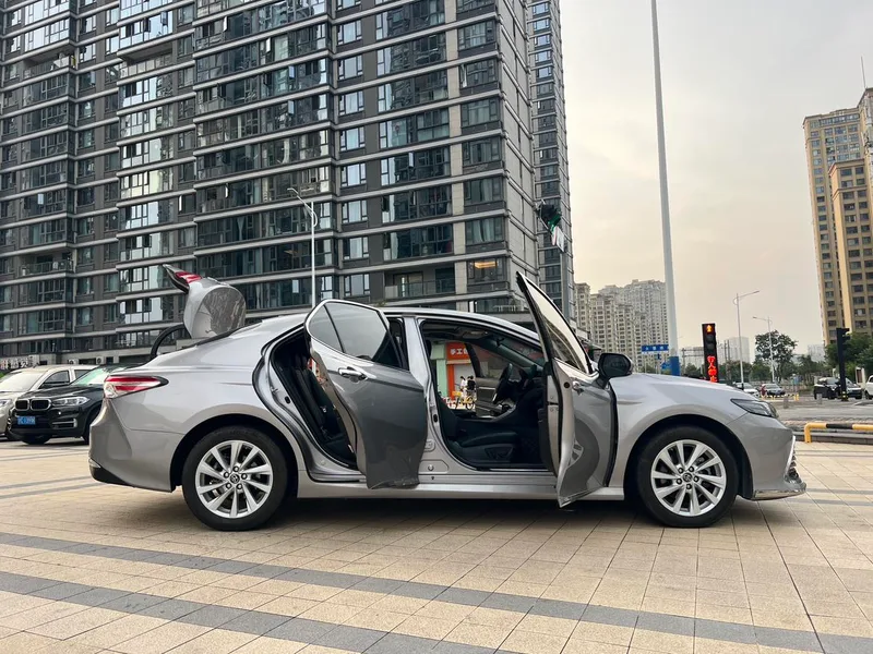 Toyota Camry 2023 2.0GVP Лидерская версия интерьер фото 20 Toyota Camry 2023 2.0GVP Лидерская версия интерьер фото 20