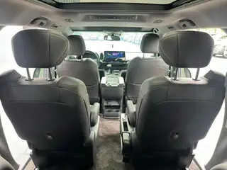 Toyota Sienna 2021 2.5L Hybrid Ultimate Edition interior photo 7 Toyota Sienna 2021 2.5L Hybrid Ultimate Edition interior photo 7