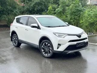 Toyota RAV4 2018 2.5L Élite automatique à quatre roues motrices i Version extérieur photo 3 Toyota RAV4 2018 2.5L Élite automatique à quatre roues motrices i Version extérieur photo 3