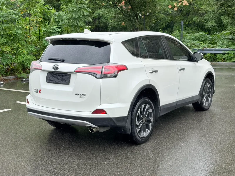 Toyota RAV4 2018 2.5L Élite automatique à quatre roues motrices i Version extérieur photo 4 Toyota RAV4 2018 2.5L Élite automatique à quatre roues motrices i Version extérieur photo 4