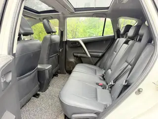 Toyota RAV4 2018 2.5L Élite automatique à quatre roues motrices i Version intérieur photo 10 Toyota RAV4 2018 2.5L Élite automatique à quatre roues motrices i Version intérieur photo 10