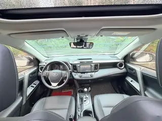 Toyota RAV4 2018 2.5L Élite automatique à quatre roues motrices i Version intérieur photo 12 Toyota RAV4 2018 2.5L Élite automatique à quatre roues motrices i Version intérieur photo 12