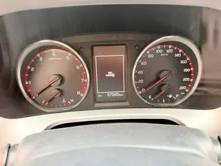 Toyota RAV4 2018 2.5L Élite automatique à quatre roues motrices i Version intérieur photo 17 Toyota RAV4 2018 2.5L Élite automatique à quatre roues motrices i Version intérieur photo 17