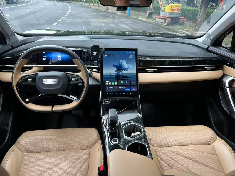 Geely Boyue L 2023 1.5TD DCT Acabado premium interior foto 6