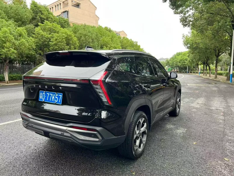 Geely Boyue L 2023 1.5TD DCT Acabado premium interior foto 9
