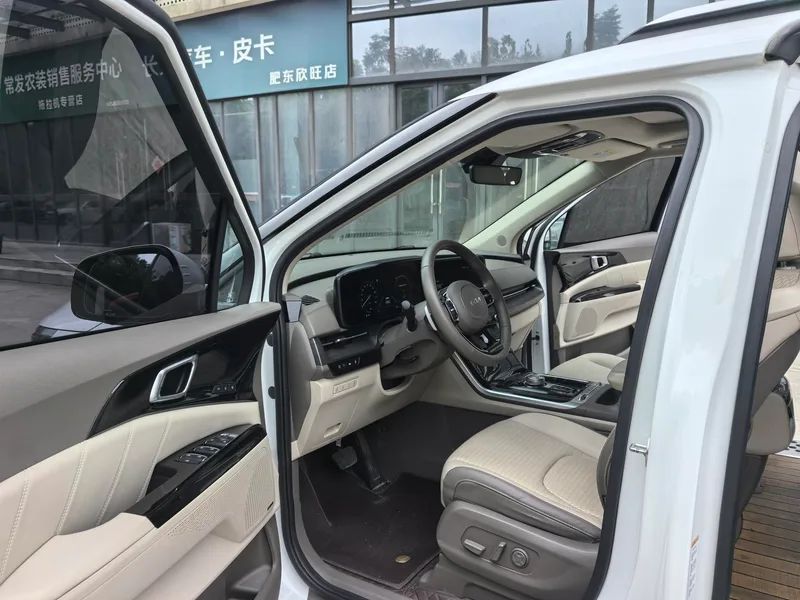 Kia Carnival 2021 2.0T Флагманская модель интерьер фото 12
