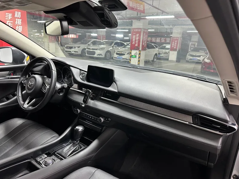 Mazda Atenza 2021 2.5L Blue Sky Sport Edition interior photo 8 Mazda Atenza 2021 2.5L Blue Sky Sport Edition interior photo 8