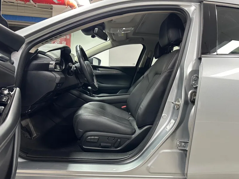 Mazda Atenza 2021 2.5L Blue Sky Sport Edition interior photo 9 Mazda Atenza 2021 2.5L Blue Sky Sport Edition interior photo 9