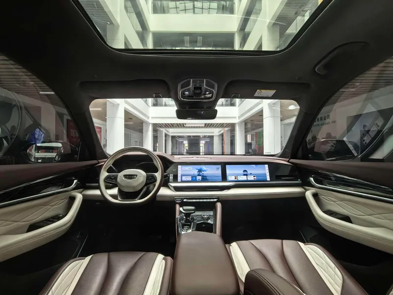 Geely Monjaro 2024 2.0TD High-power automatic two-wheel drive cloud version interior photo 13 Geely Monjaro 2024 2.0TD High-power automatic two-wheel drive cloud version interior photo 13