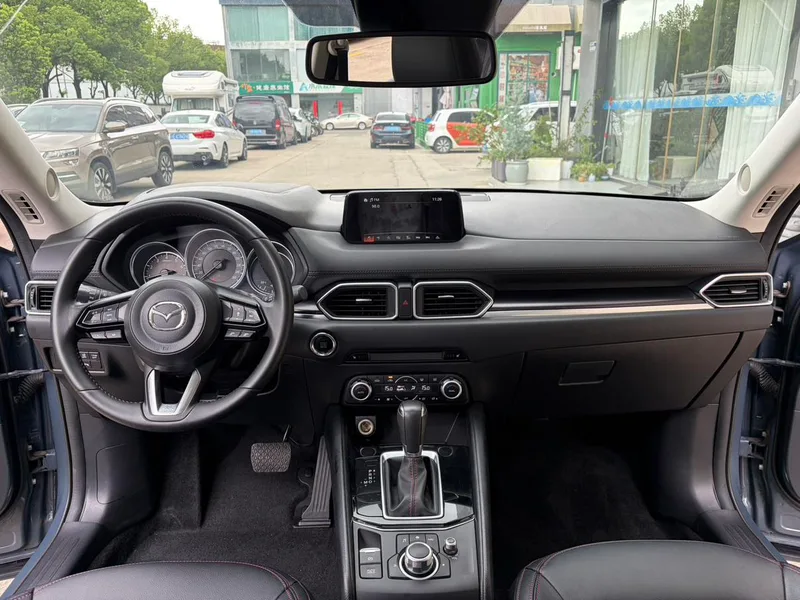 Mazda CX-5 2021 2.0L Automatic two-wheel drive black knight type exterior photo 9 Mazda CX-5 2021 2.0L Automatic two-wheel drive black knight type exterior photo 9