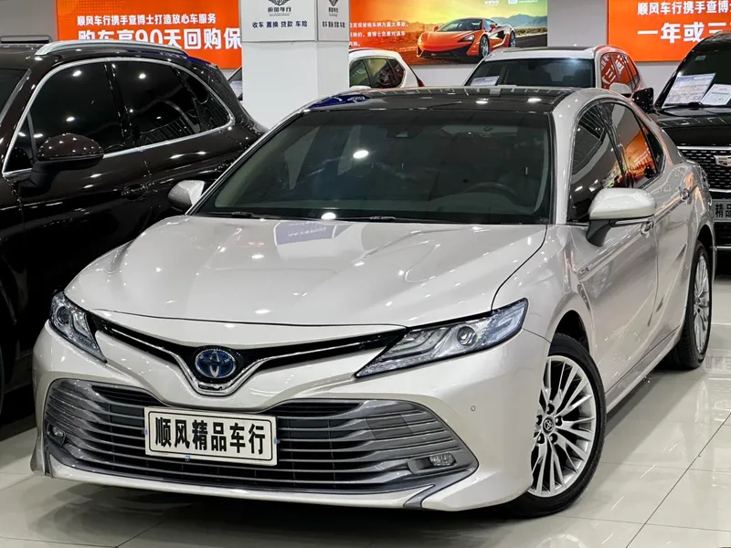Toyota Camry 2018 Doble motor 2.5HG Edición de lujo exterior foto 1 Toyota Camry 2018 Doble motor 2.5HG Edición de lujo exterior foto 1