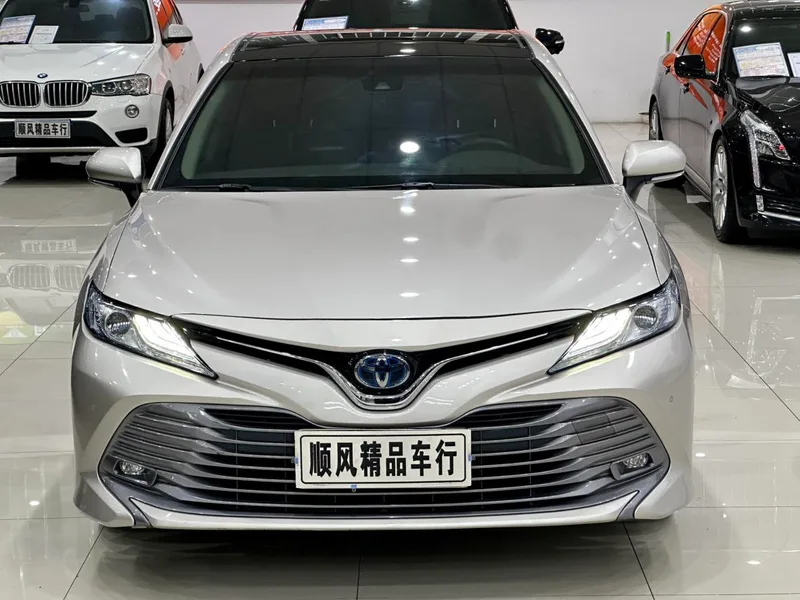 Toyota Camry 2018 Doble motor 2.5HG Edición de lujo exterior foto 2 Toyota Camry 2018 Doble motor 2.5HG Edición de lujo exterior foto 2