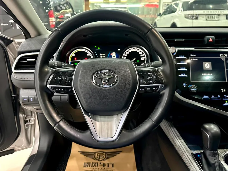Toyota Camry 2018 Doble motor 2.5HG Edición de lujo exterior foto 7 Toyota Camry 2018 Doble motor 2.5HG Edición de lujo exterior foto 7