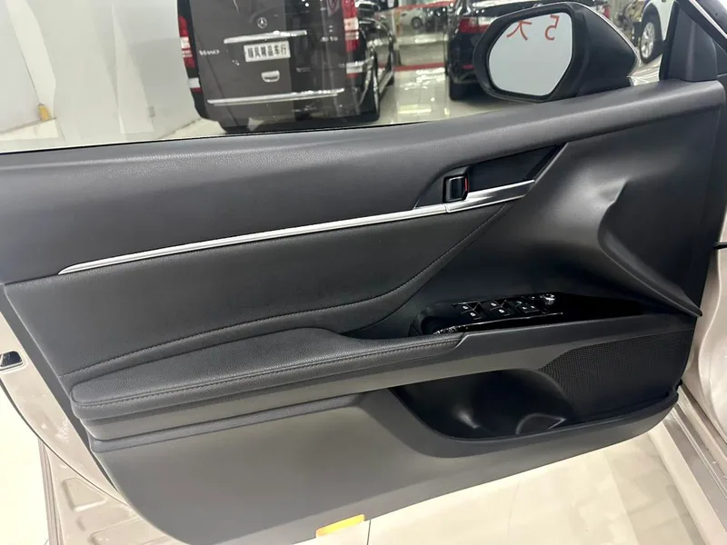 Toyota Camry 2018 Doble motor 2.5HG Edición de lujo interior foto 11 Toyota Camry 2018 Doble motor 2.5HG Edición de lujo interior foto 11