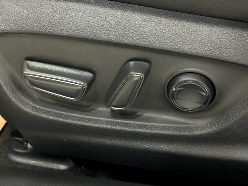 Toyota Camry 2018 Doble motor 2.5HG Edición de lujo interior foto 12 Toyota Camry 2018 Doble motor 2.5HG Edición de lujo interior foto 12