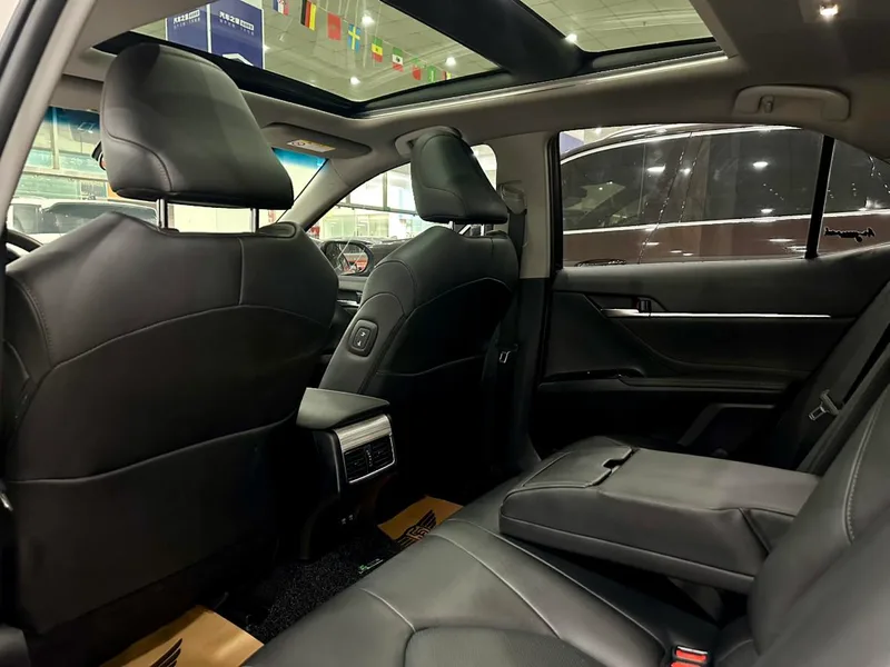 Toyota Camry 2018 Doble motor 2.5HG Edición de lujo interior foto 18 Toyota Camry 2018 Doble motor 2.5HG Edición de lujo interior foto 18