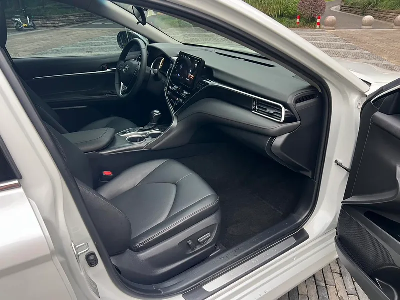 Toyota Camry 2021 2.0G Luxury Edition interior photo 14 Toyota Camry 2021 2.0G Luxury Edition interior photo 14