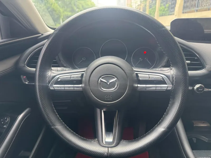 Mazda Mazda3 Axela 2022 2.0L Versión de calidad automática exterior foto 8 Mazda Mazda3 Axela 2022 2.0L Versión de calidad automática exterior foto 8