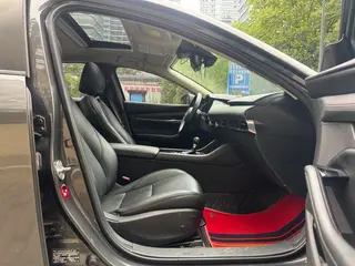 Mazda Mazda3 Axela 2022 2.0L Versión de calidad automática interior foto 11 Mazda Mazda3 Axela 2022 2.0L Versión de calidad automática interior foto 11