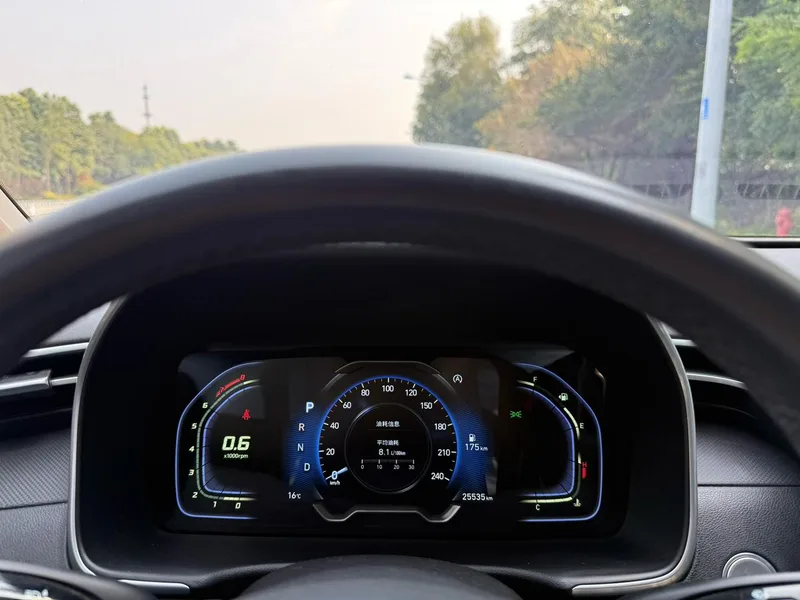 Hyundai Tucson 2021 Tucson L 1.5T GLX Two-wheel drive elite version exterior photo 3 Hyundai Tucson 2021 Tucson L 1.5T GLX Two-wheel drive elite version exterior photo 3