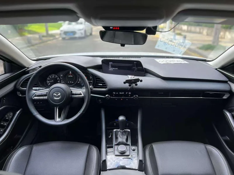 Mazda Mazda3 Axela 2023 2.0L Auto Quality Edition interior photo 12 Mazda Mazda3 Axela 2023 2.0L Auto Quality Edition interior photo 12