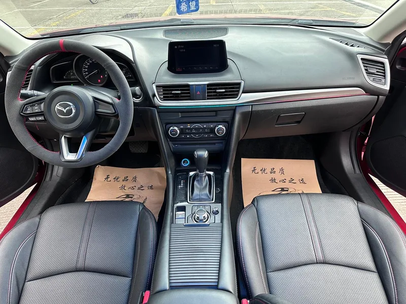 Mazda Mazda3 Axela 2017 Tres volúmenes 1.5L Automático de lujo País V interior foto 8 Mazda Mazda3 Axela 2017 Tres volúmenes 1.5L Automático de lujo País V interior foto 8