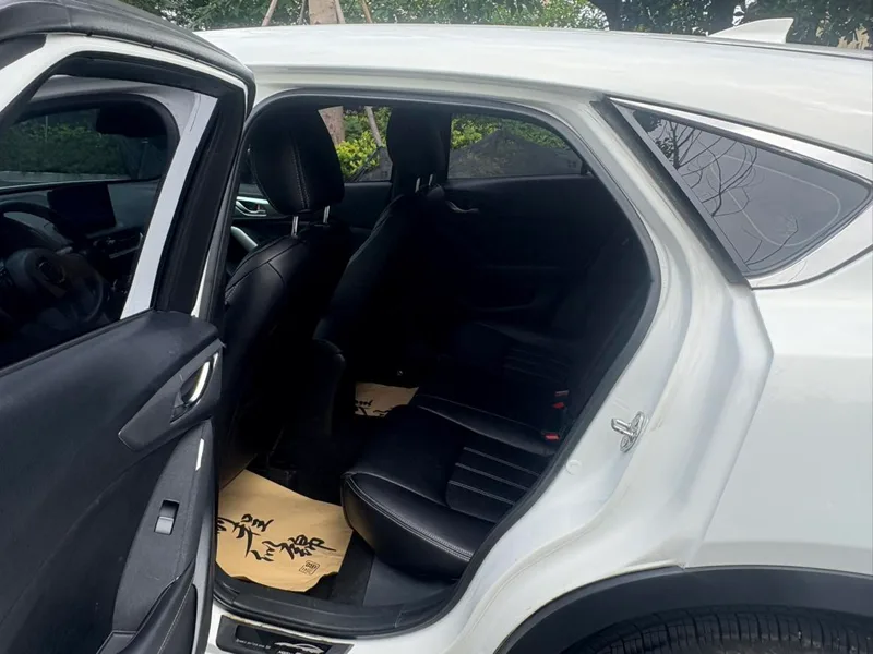 Mazda CX-4 2016 2.0L Automatic two-wheel drive blue sky vitality version interior photo 10 Mazda CX-4 2016 2.0L Automatic two-wheel drive blue sky vitality version interior photo 10