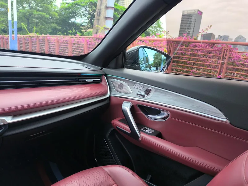 Jetour X70 PLUS 2023 1.6T DCT Strong person PLUS 5 seat interior photo 15 Jetour X70 PLUS 2023 1.6T DCT Strong person PLUS 5 seat interior photo 15