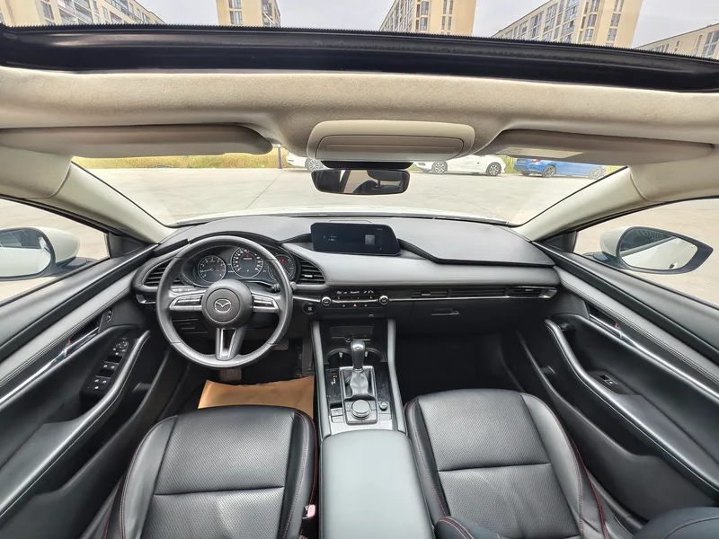 Mazda Mazda3 Axela 2020 2.0L 100 Special anniversary payment interior photo 13 Mazda Mazda3 Axela 2020 2.0L 100 Special anniversary payment interior photo 13
