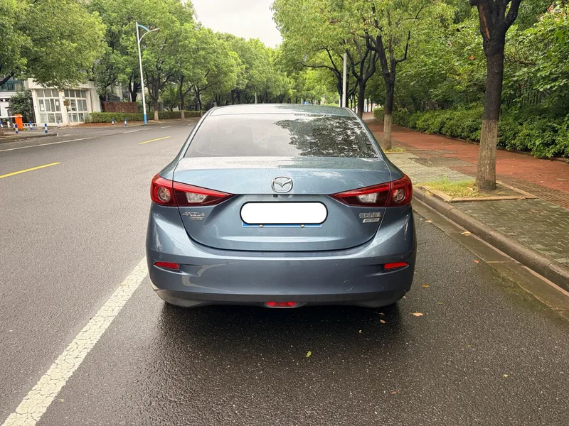 Mazda Mazda3 Axela 2019 Versión de control en la nube Tres volúmenes 1.5L Tipo de lujo automático País VI exterior foto 4 Mazda Mazda3 Axela 2019 Versión de control en la nube Tres volúmenes 1.5L Tipo de lujo automático País VI exterior foto 4