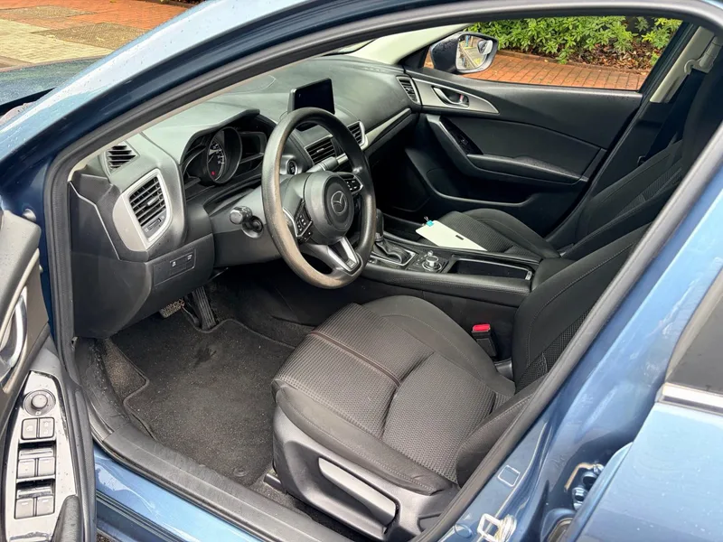 Mazda Mazda3 Axela 2019 Versión de control en la nube Tres volúmenes 1.5L Tipo de lujo automático País VI interior foto 6 Mazda Mazda3 Axela 2019 Versión de control en la nube Tres volúmenes 1.5L Tipo de lujo automático País VI interior foto 6
