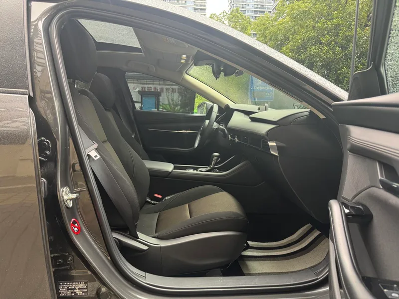 Mazda Mazda3 Axela 2023 2.0L Automatic quality dazzle version exterior photo 7 Mazda Mazda3 Axela 2023 2.0L Automatic quality dazzle version exterior photo 7