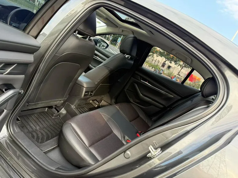 Mazda Mazda3 Axela 2023 2.0L Versión elegante de calidad automática interior foto 9 Mazda Mazda3 Axela 2023 2.0L Versión elegante de calidad automática interior foto 9