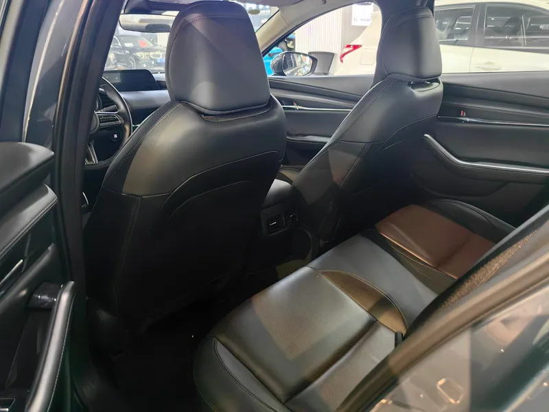 Mazda Mazda3 Axela 2023 2.0L Versión de calidad automática interior foto 10 Mazda Mazda3 Axela 2023 2.0L Versión de calidad automática interior foto 10