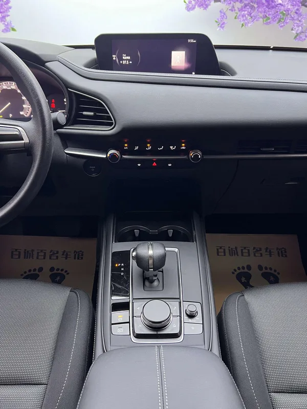 Mazda CX-30 EV 2021 Versión de disfrute de control eléctrico puro interior foto 15 Mazda CX-30 EV 2021 Versión de disfrute de control eléctrico puro interior foto 15