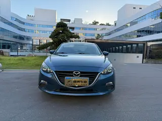 Mazda Mazda3 Axela 2014 Three-box 1.5L Automatic Comfort Type exterior photo 2 Mazda Mazda3 Axela 2014 Three-box 1.5L Automatic Comfort Type exterior photo 2