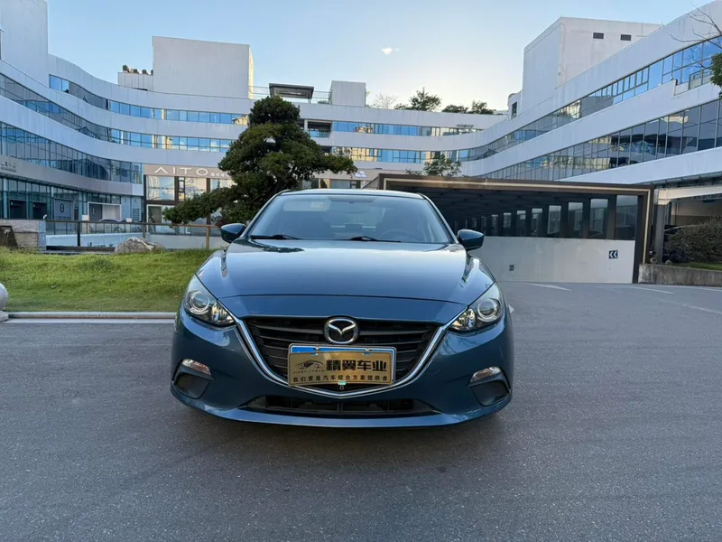 Mazda Mazda3 Axela 2014 Three-box 1.5L Automatic Comfort Type exterior photo 2 Mazda Mazda3 Axela 2014 Three-box 1.5L Automatic Comfort Type exterior photo 2