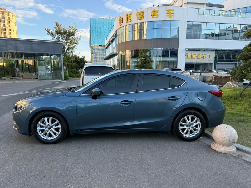 Mazda Mazda3 Axela 2014 Three-box 1.5L Automatic Comfort Type exterior photo 3 Mazda Mazda3 Axela 2014 Three-box 1.5L Automatic Comfort Type exterior photo 3