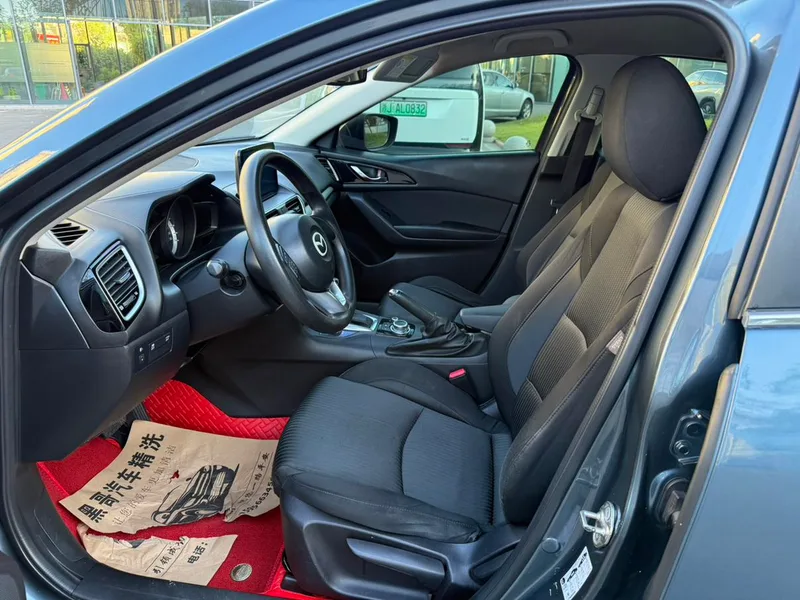 Mazda Mazda3 Axela 2014 Three-box 1.5L Automatic Comfort Type exterior photo 5 Mazda Mazda3 Axela 2014 Three-box 1.5L Automatic Comfort Type exterior photo 5